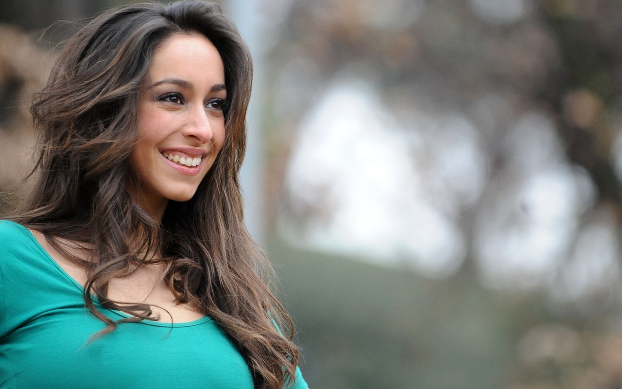 Oona chaplin bio