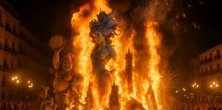 Фальяс в Валенсии: огонь, искусство и шумные шествия Фальяс в Валенсии: огонь, искусство и шумные шествия