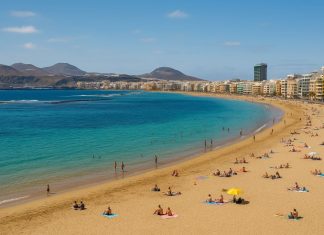 Пляжи Лас-Пальмаса Лас-Кантерас, Алькарванерас и укромные бухты Пляжи Лас-Пальмаса Лас-Кантерас, Алькарванерас и укромные бухты