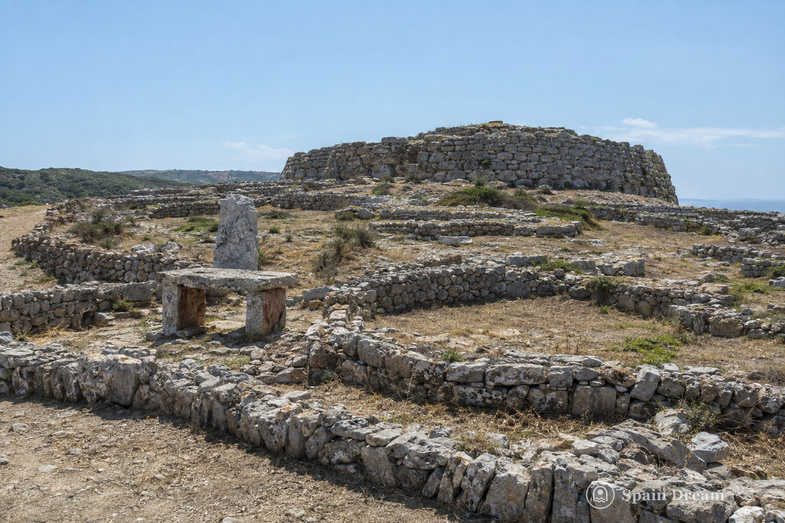 Каменные основания и талайот Torre d’en Galmés