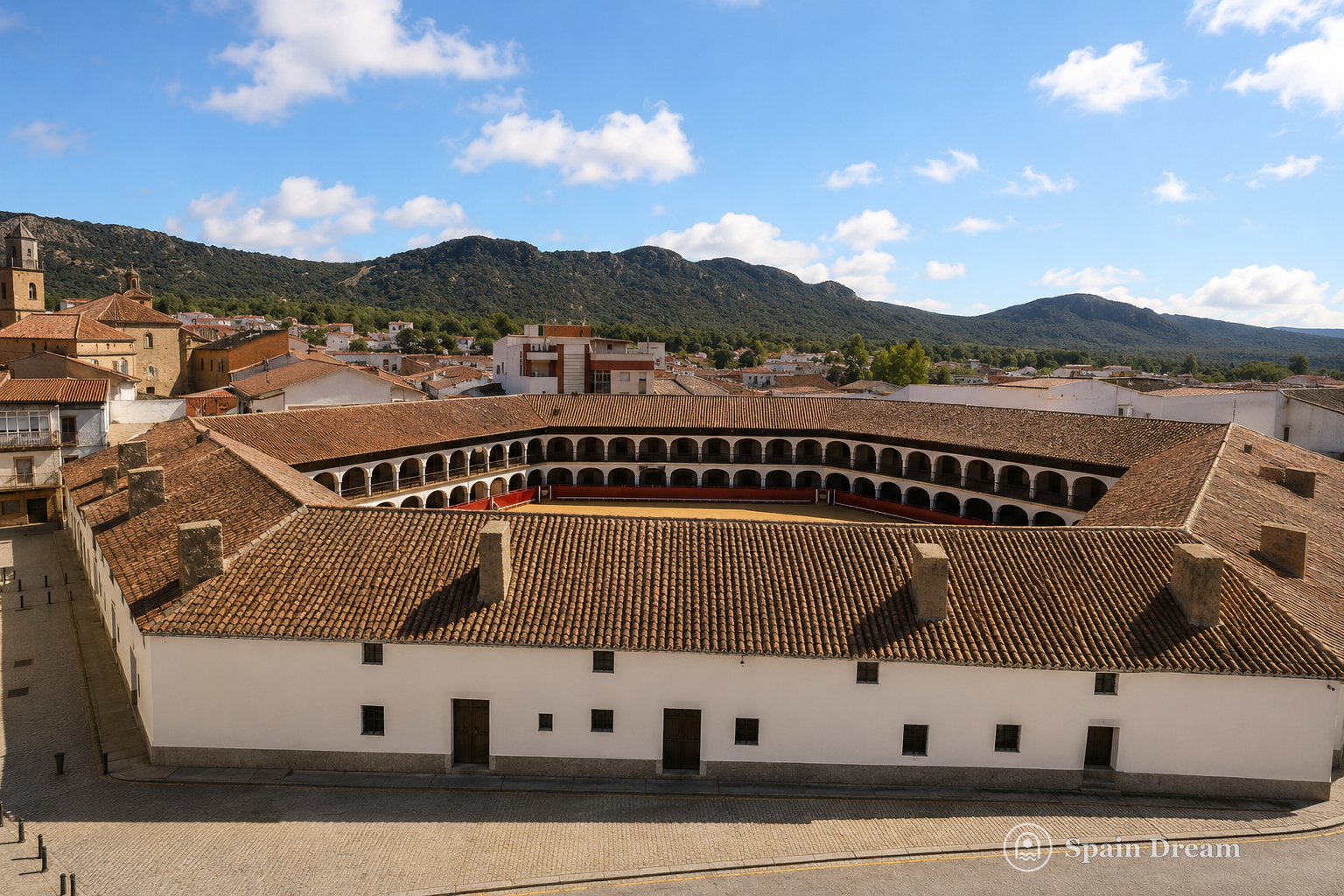 Исторические шахтные башни San Aquilino и San Teodoro в Parque Minero de Almadén