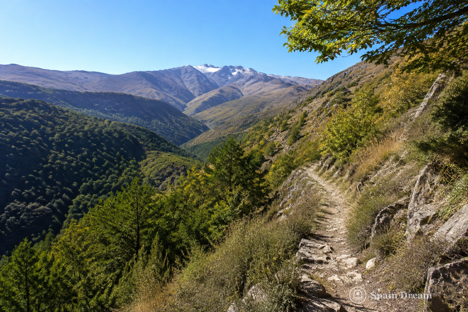 Горная тропа Вереда-де-ла-Эстрелья в Сьерра-Неваде