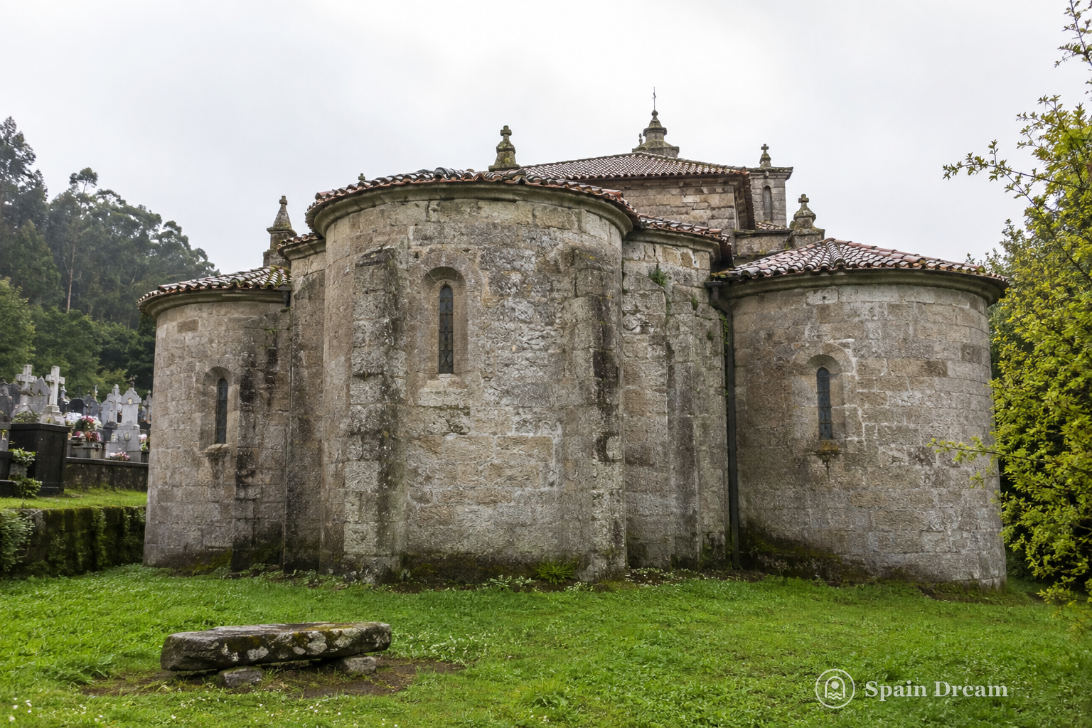 Готические апсиды монастыря San Pedro de Soandres