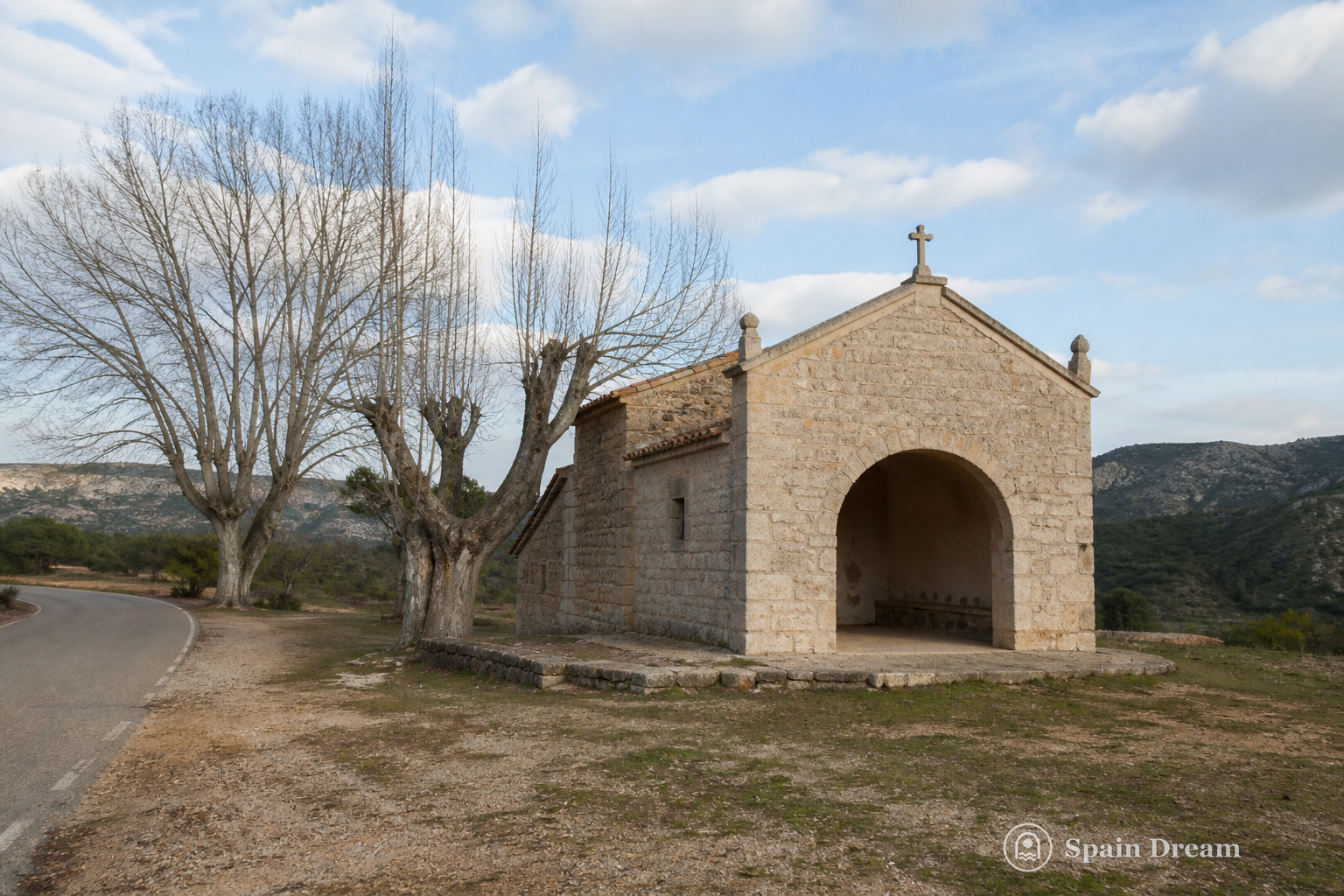 Эрмита Virgen del Pilar у дороги на Альепус