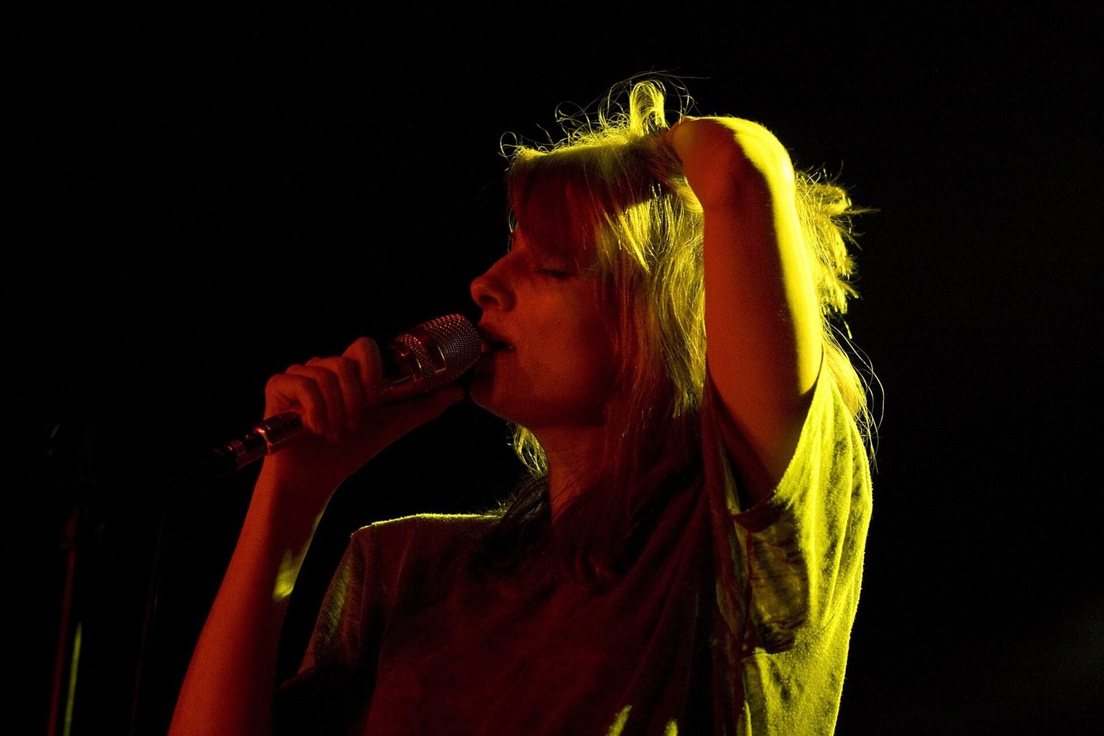 Найва Нимри в профессиональной или исторической обстановке