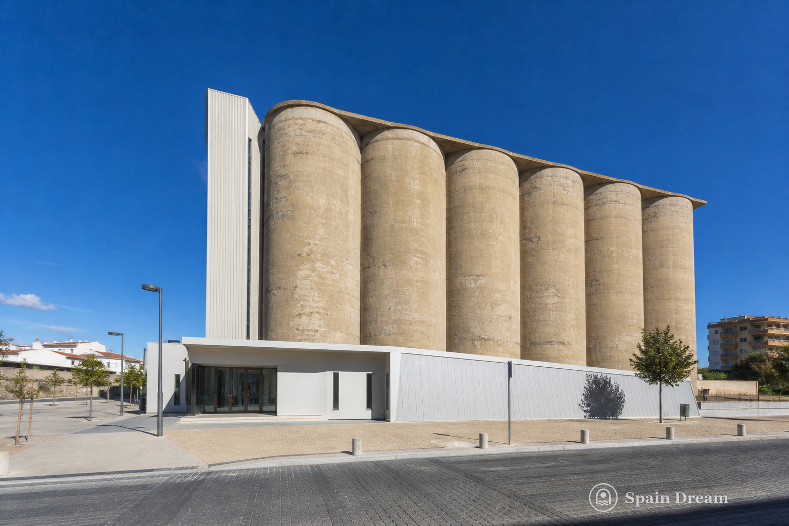 Бывшее зернохранилище Teatro El Silo