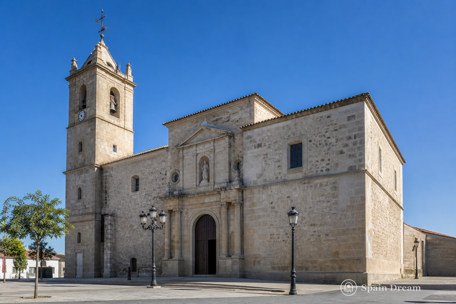 Церковь Nuestra Señora de la Asunción и её каменная башня